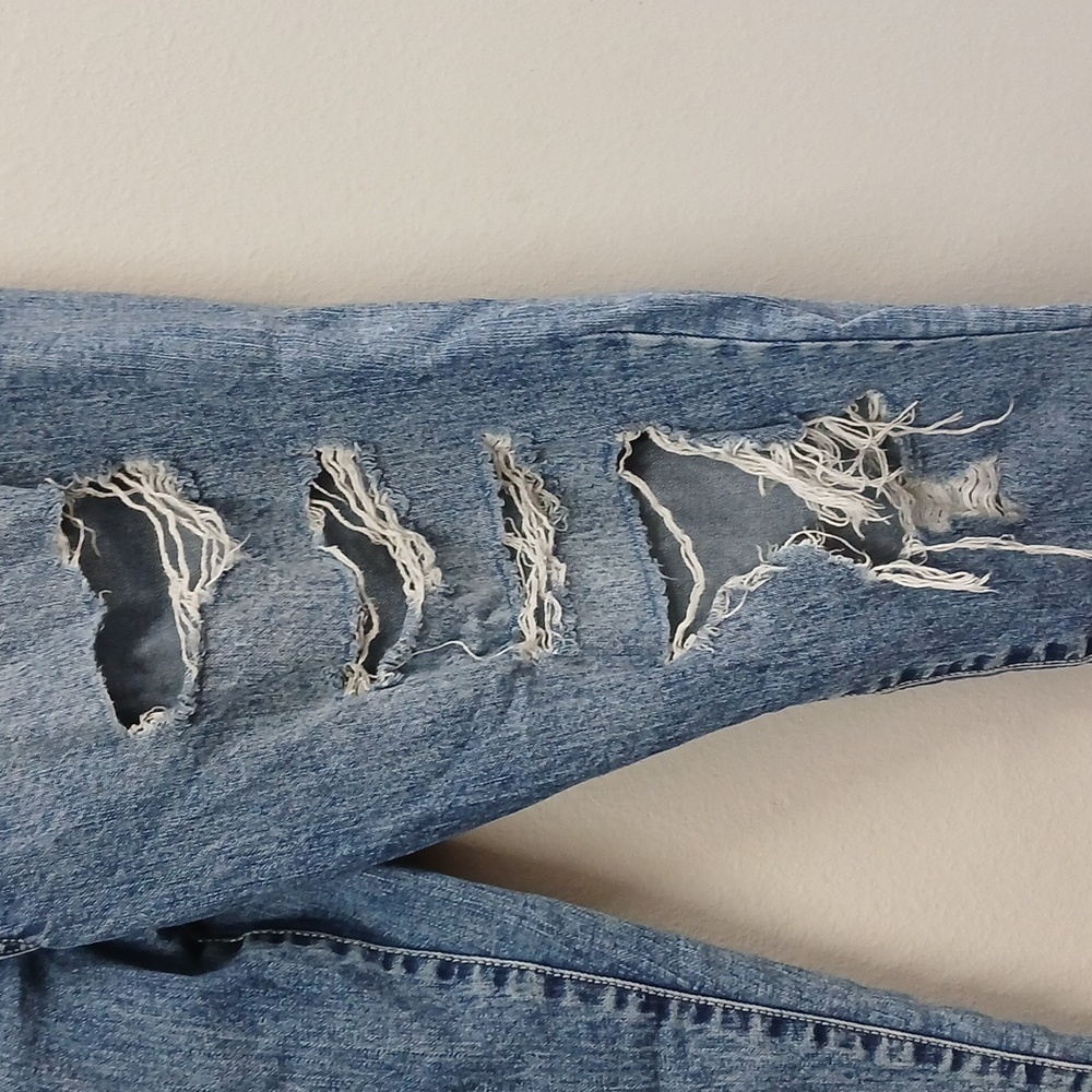 “SO” Distressed High Rise Mom Jeans Size 15 - Picture 2 of 7